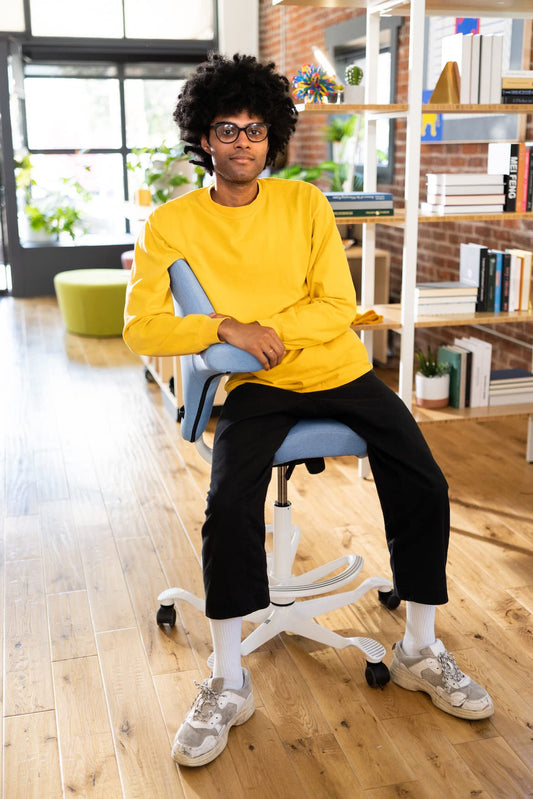 Solving Workplace Discomfort: How the HAG Capisco Addresses Common Seating Issues