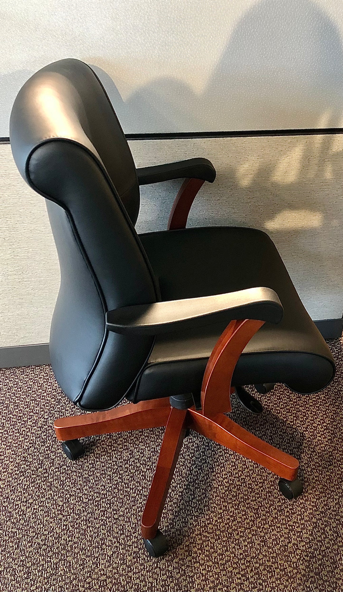 Krug Cadence Mid Back Executive Chair - DEMO SALE
